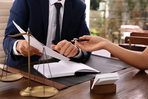 Commercial Lawyer Auckland