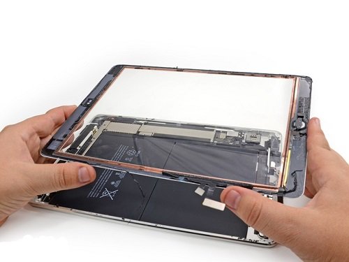 iPad sở hữu kính, màn, cảm ứng liền thành 1 bộ