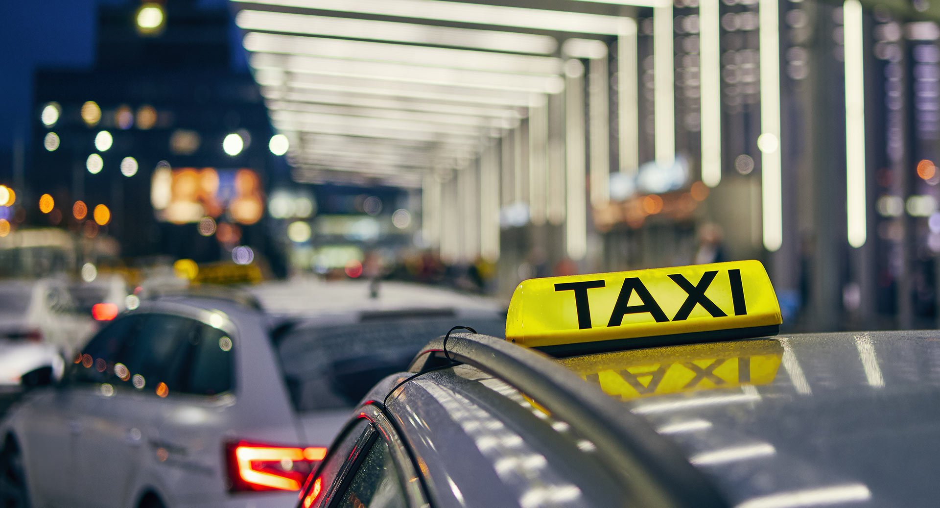 Cheap Taxi to Rotterdam Airport 