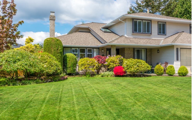 Commercial Lawn Maintenance Costs in Calgary