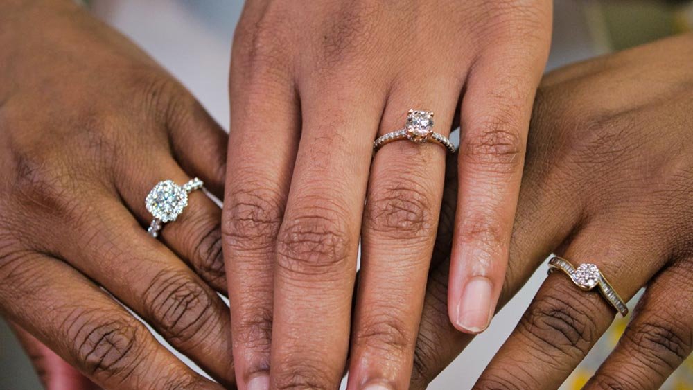 How to Pick an Engagement Ring