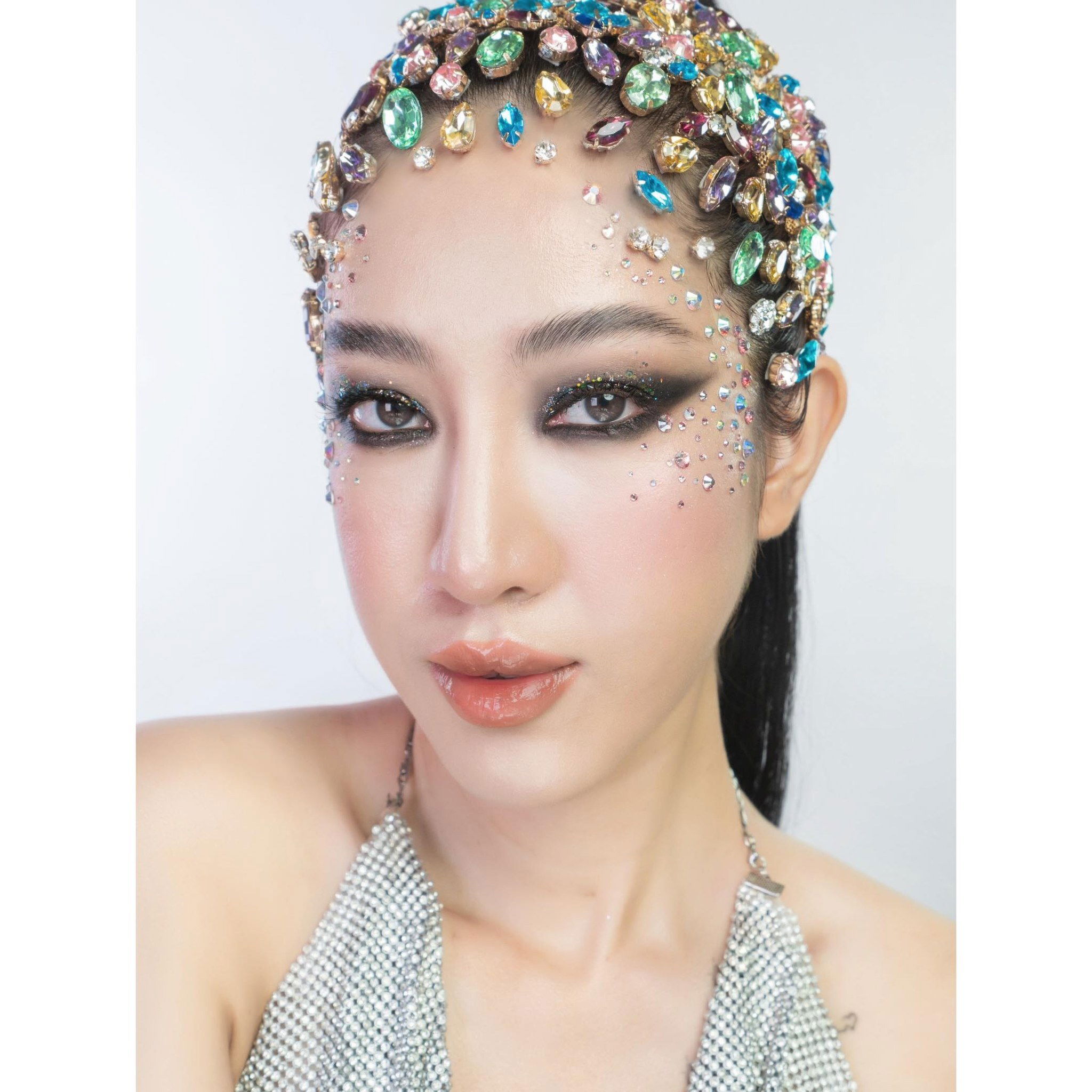 nghe-make-up-can-to-chat-gi-de-thanh-cong