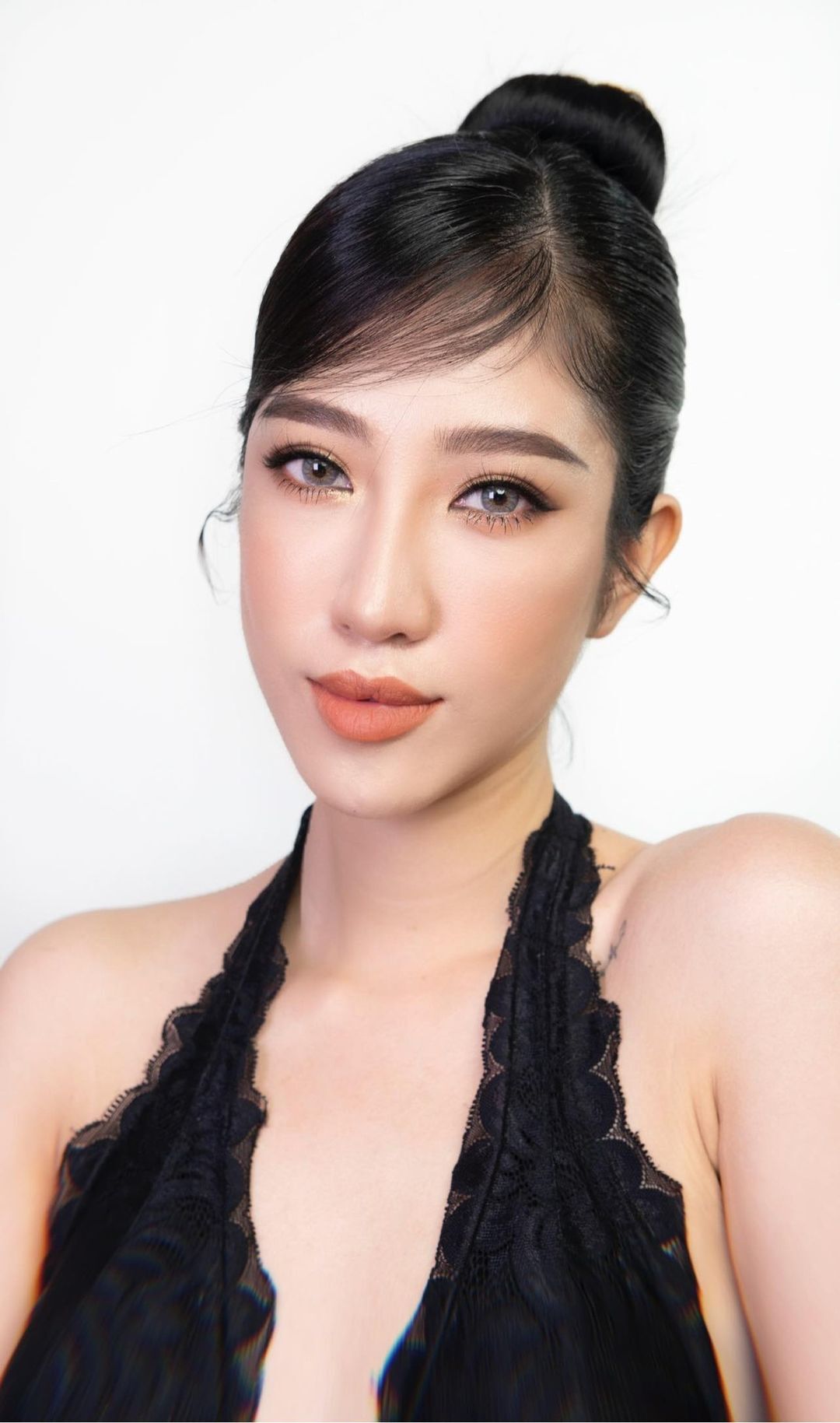 nghe-make-up-can-to-chat-gi-de-thanh-cong