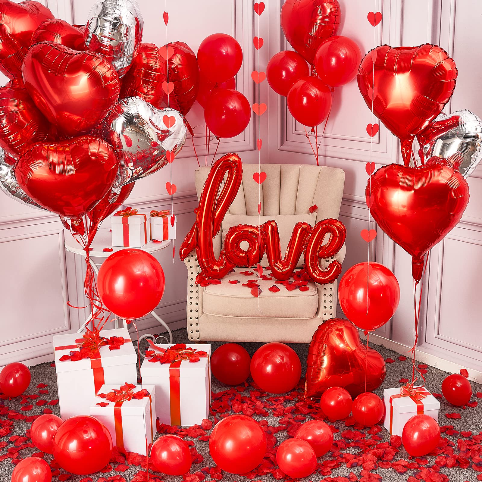 Hang The Fabric And Spread The Balloons