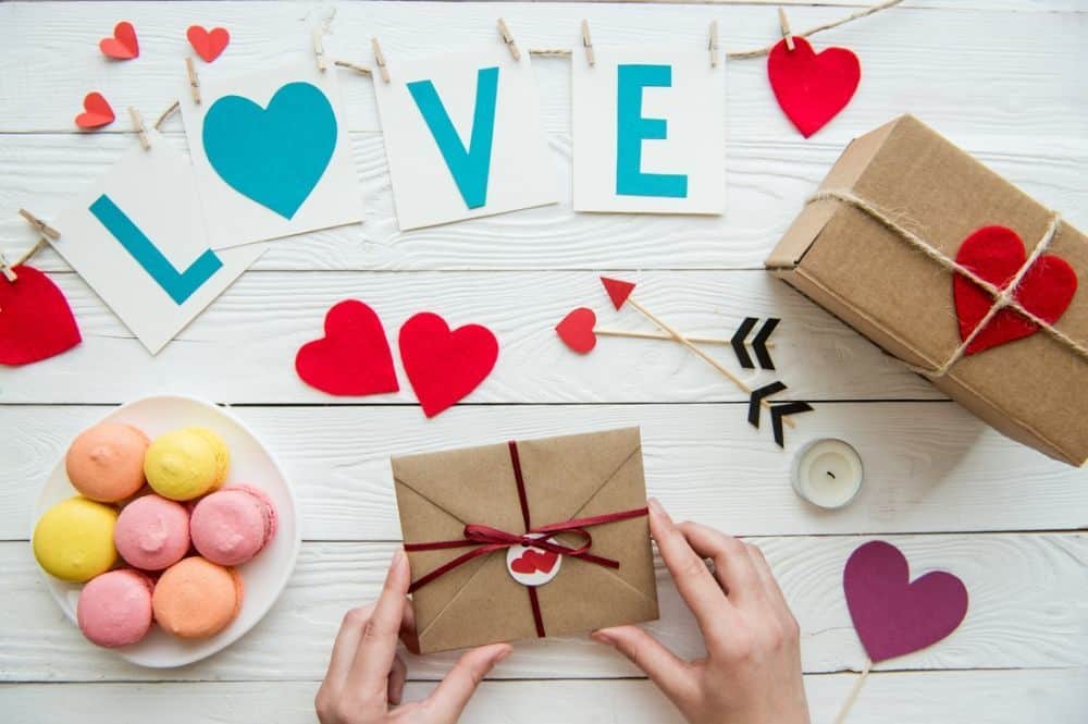 Sayings And Messages Express Love And Affection To Your Friends On Valentine's Day