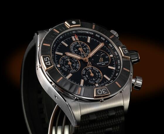 Examen du Réplique Montre Breitling Super Chronomat 44 chronographe de sport à calendrier 1