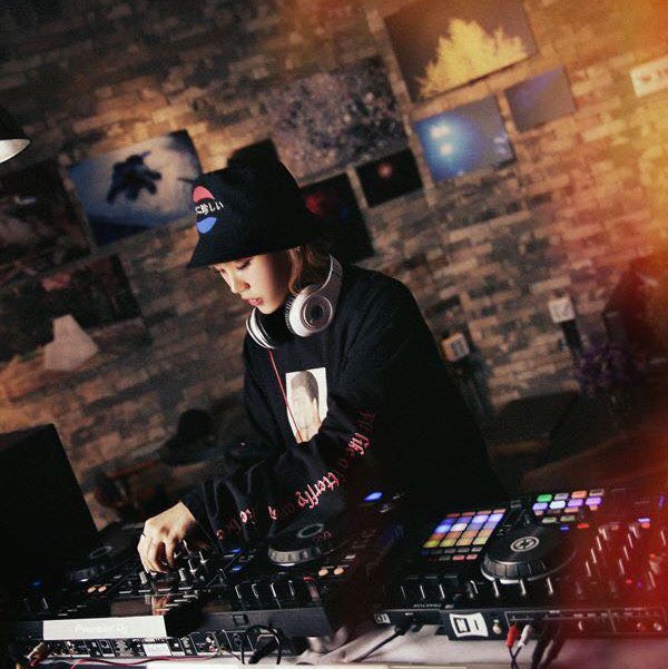 DJ Berry performing in Seoul nightspot.
