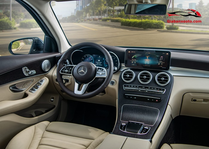 Mercedes-Benz GLC 300 2023 thay đổi những gì?