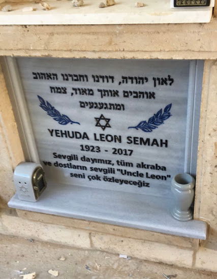 מצבות קיר החברה המובילה בישראל לבניית מצבות קיר הנקראות גם מצבות בקומות ומצבות סנהדרין