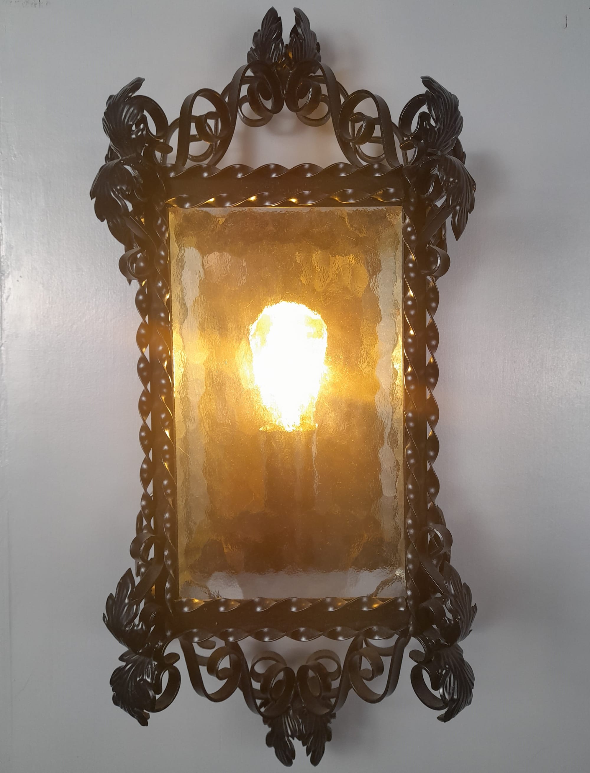 Atlas 8 Lights Chandelier