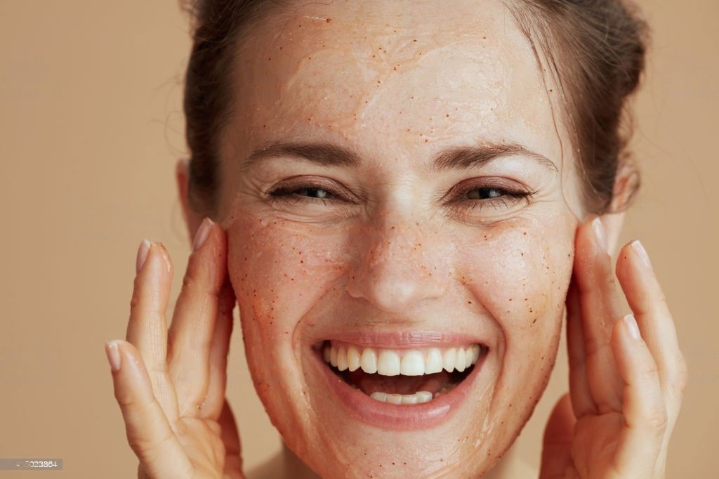 How to Use Face Scrub