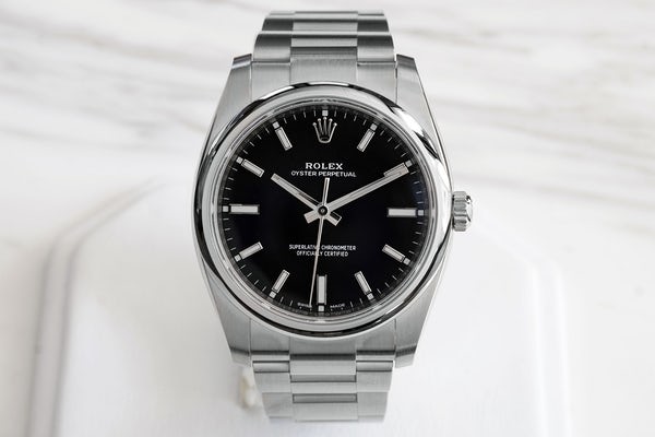 Replica Uhren Rolex Oyster Perpetual 34 & 39 weißes und schwarzes Zifferblatt