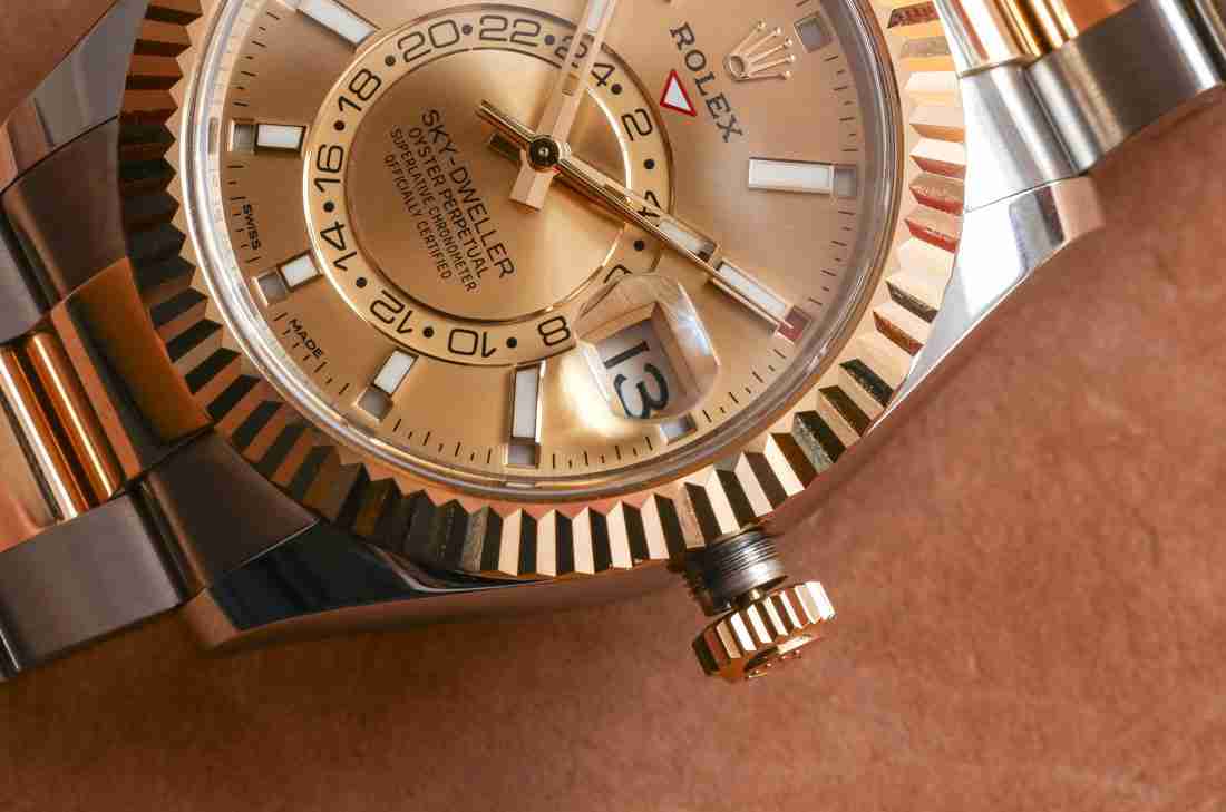 Schweizer Replica Uhren Rolex Oyster Perpetual Sky-Dweller Jahreskalender GMT Champagner Zifferblatt 18k Everose Gold